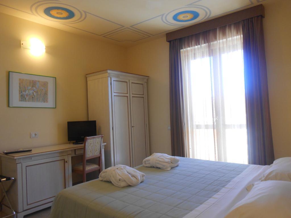 Hotel Saturno Fonte Pura Saturnia Exterior foto